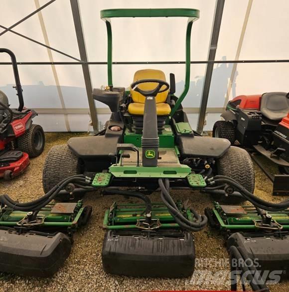 John Deere 8700 Fairway mowers
