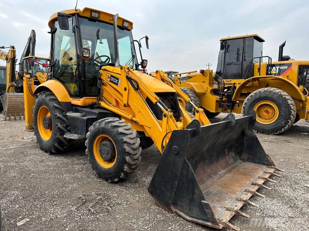 JCB 3 CX Backhoe