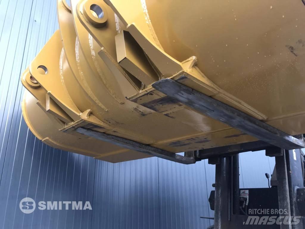 CAT 962M Buckets