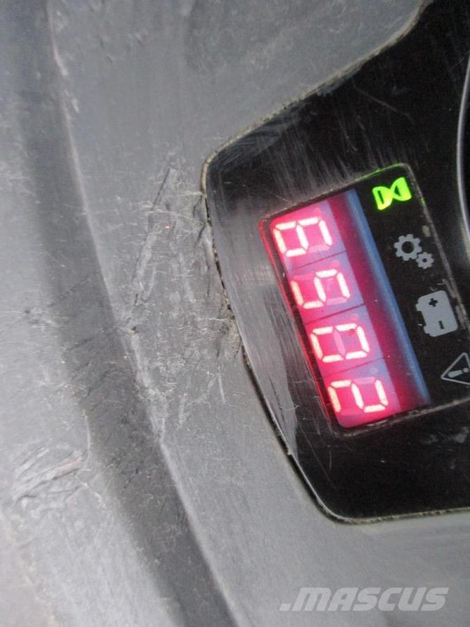 BT LPE200 Low lift with platform