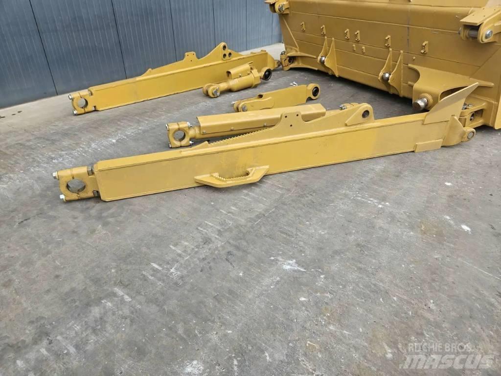 CAT D8N SU Blades