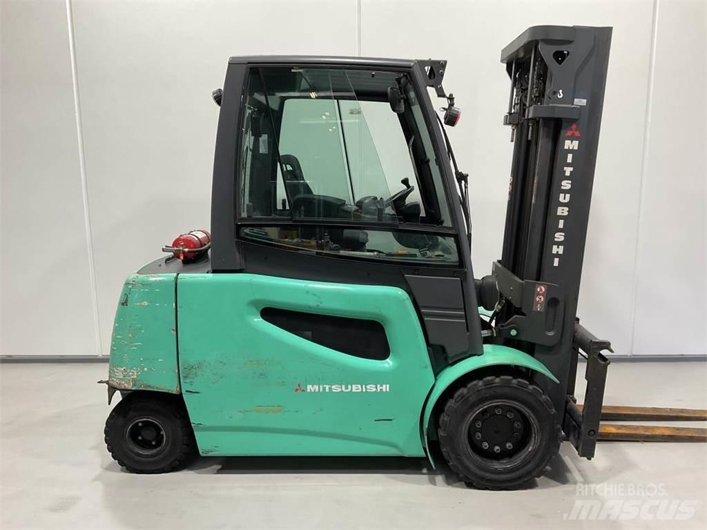 Mitsubishi FB50-2 Electric forklift trucks