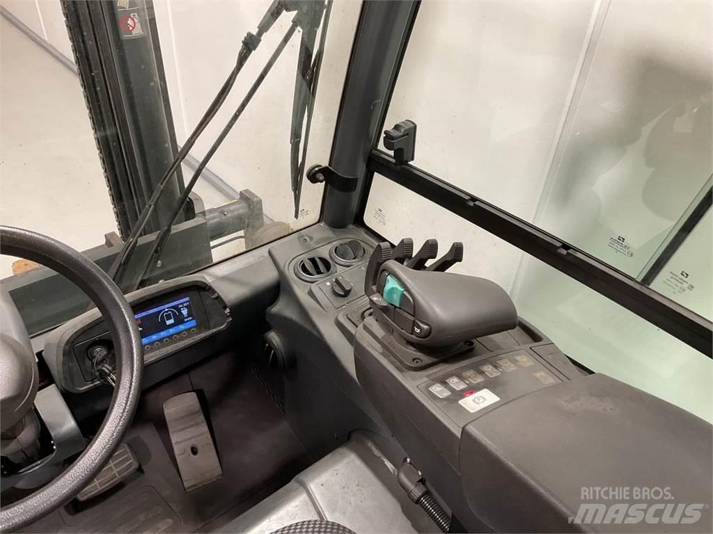 Mitsubishi FB50-2 Electric forklift trucks