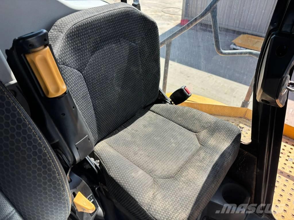 CAT 745 04A Articulated Haulers