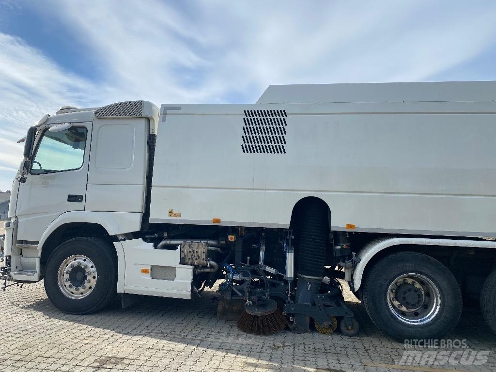 Volvo FM 500 Sweeper trucks