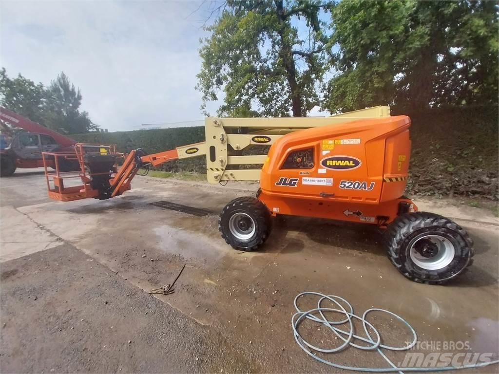 JLG 520AJ Articulated boom lifts