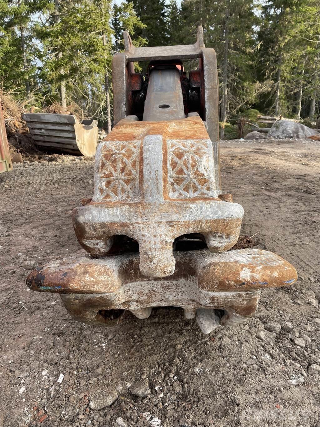 NPK U-31 JXR Crushers
