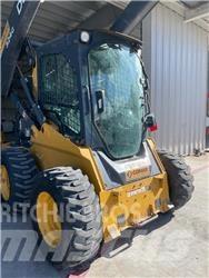 John Deere 324G Skid steer loaders