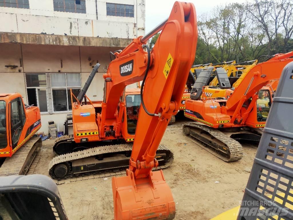 Doosan DH225LC-7 Crawler excavators