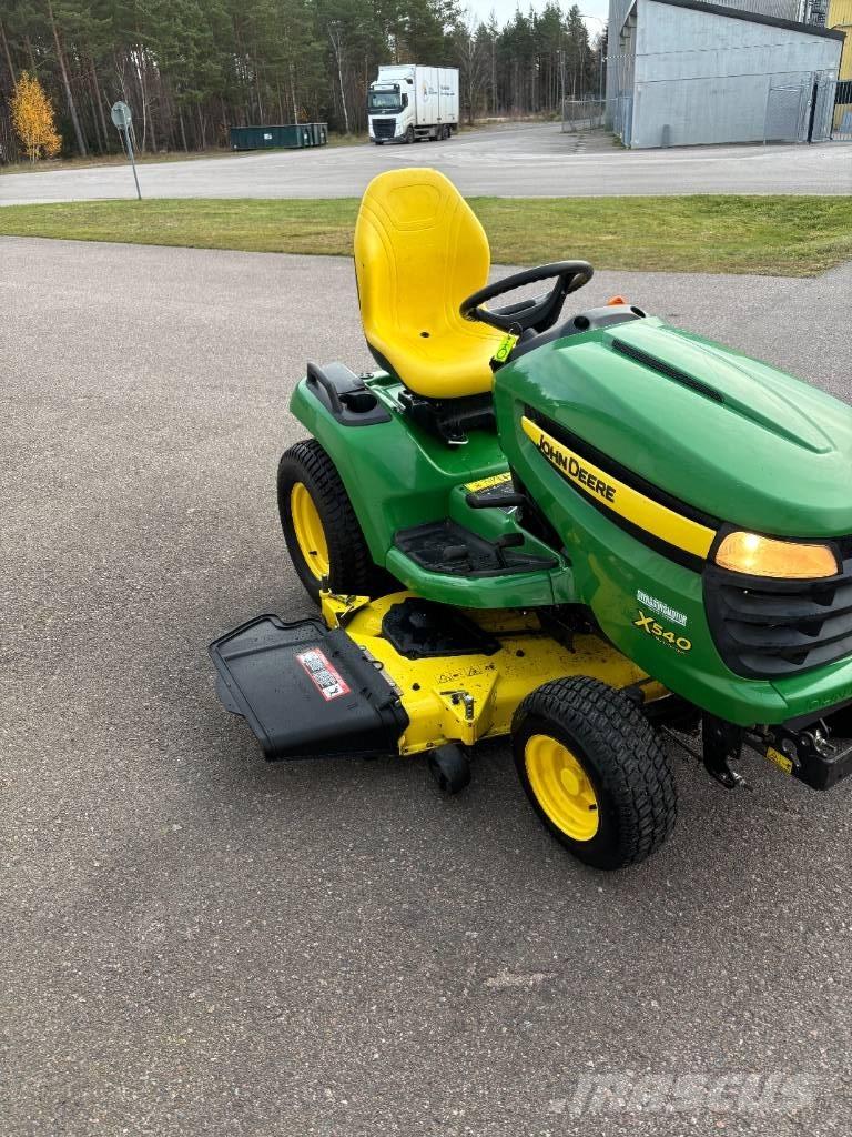 John Deere X 540 Riding mowers
