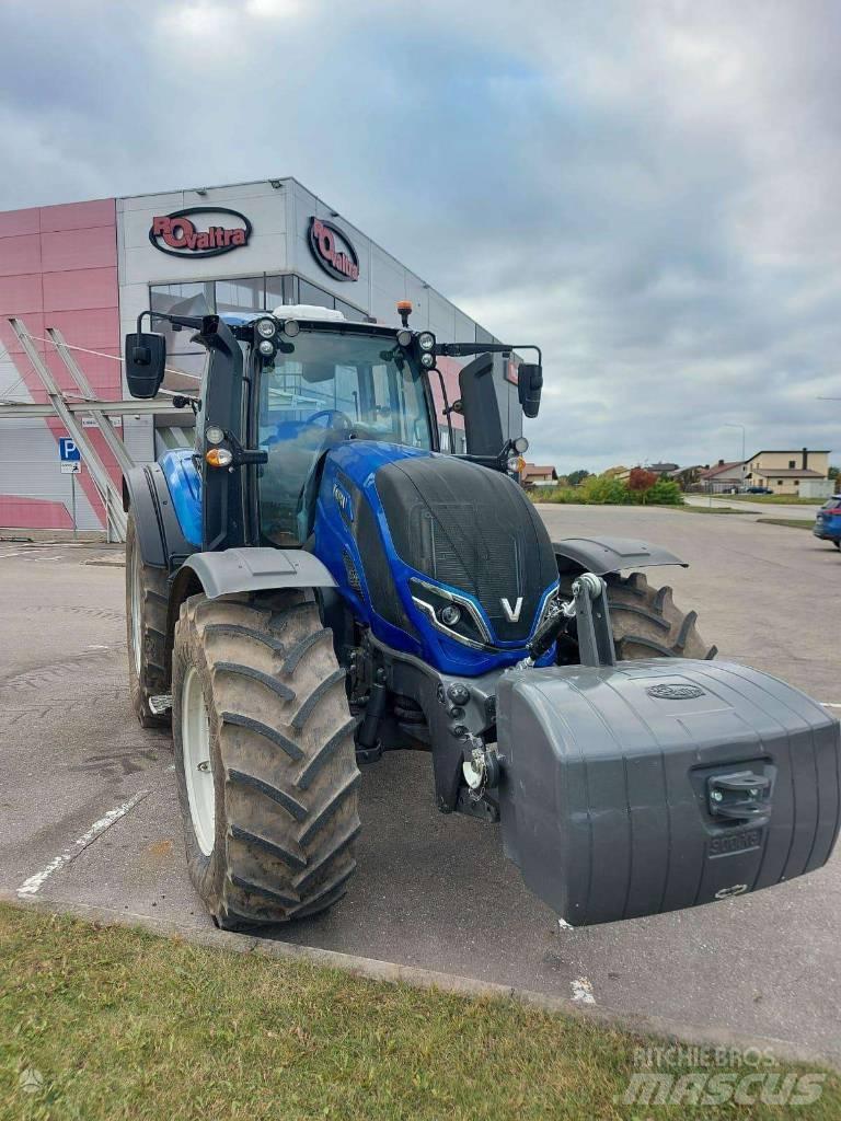 Valtra T235V Tractors