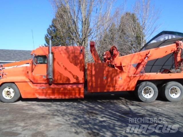 Freightliner FLD 120 Recovery vehicles