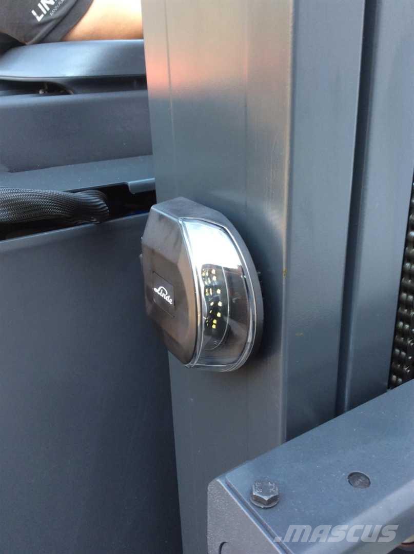 Linde R14 Reach truck