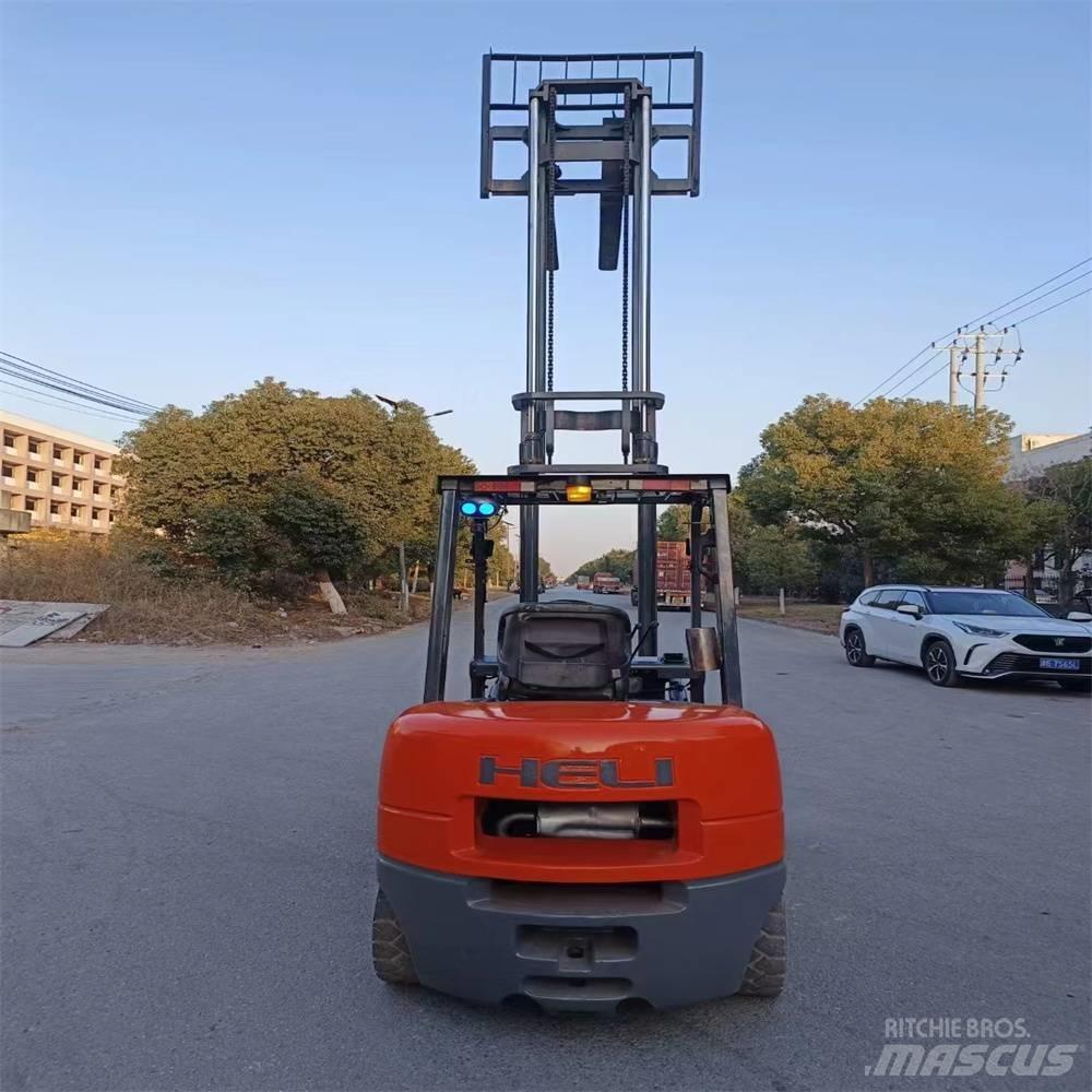 Heli CPC 30 Diesel trucks