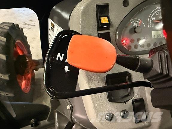 CLAAS Elios 220 Tractors