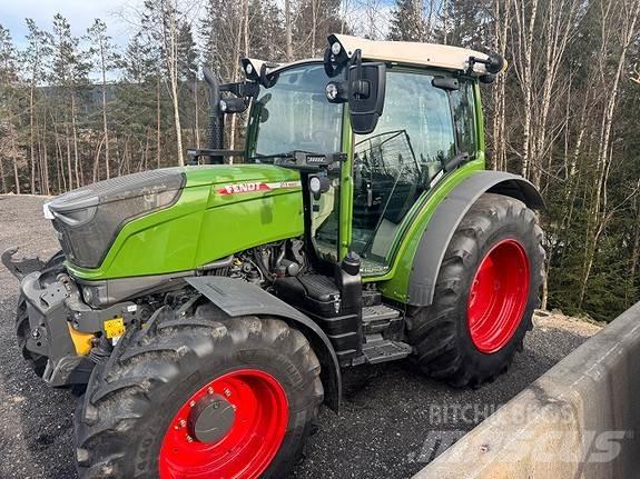 Fendt 211 Tractors