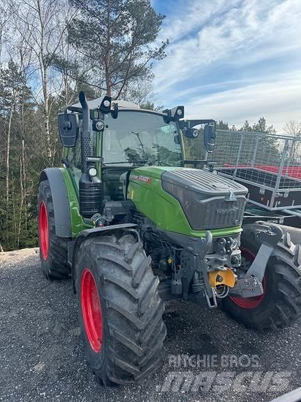 Fendt 211 Tractors