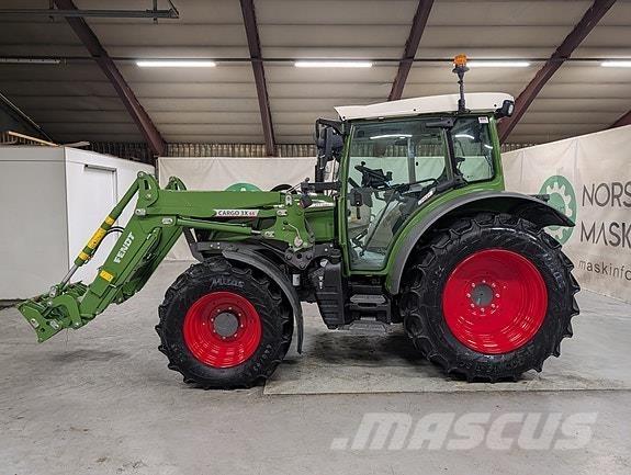 Fendt 211 Vario Tractors