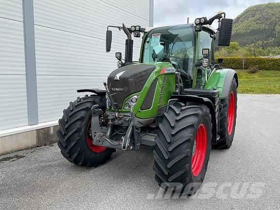 Fendt 718 Tractors