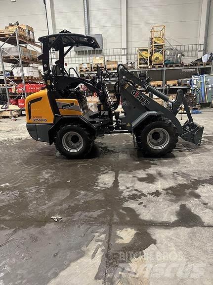 GiANT G2500HD+ Skid steer loaders