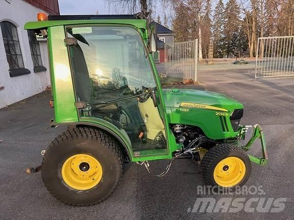John Deere 2032R Tractors