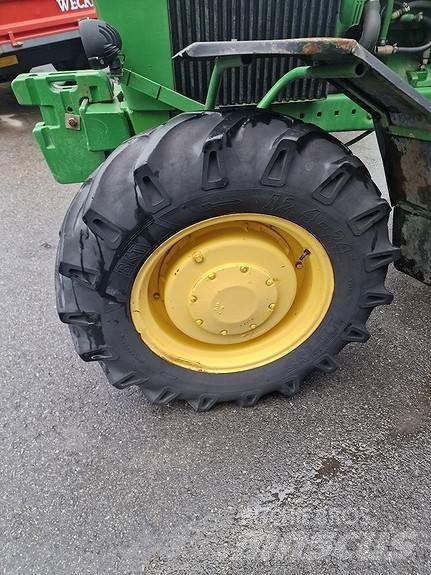John Deere 4230 Tractors