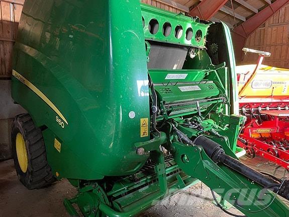 John Deere 960 Round balers