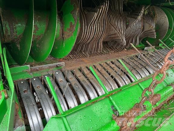 John Deere C440R Round balers