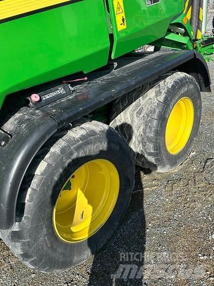 John Deere c441r Round balers