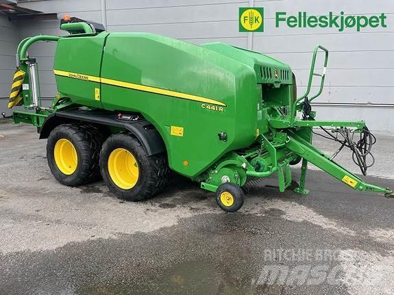 John Deere C441R Round balers