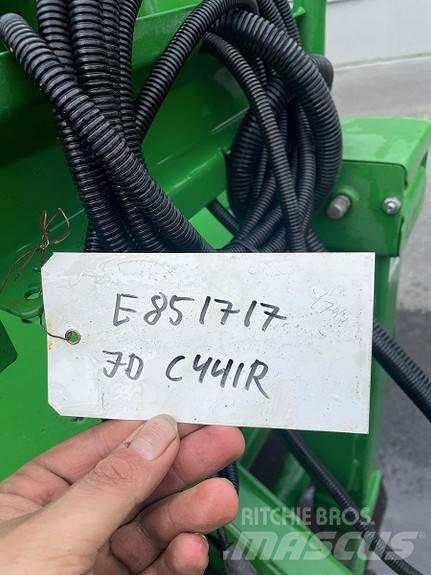John Deere C441R Round balers