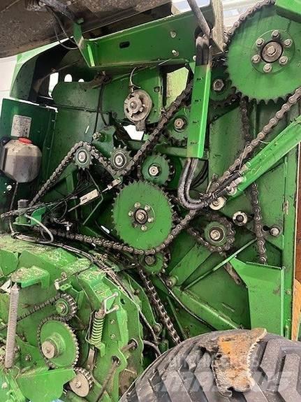 John Deere F441 Round balers