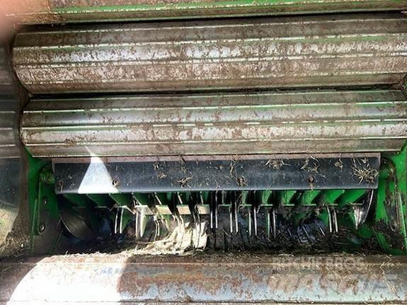 John Deere F441 Round balers