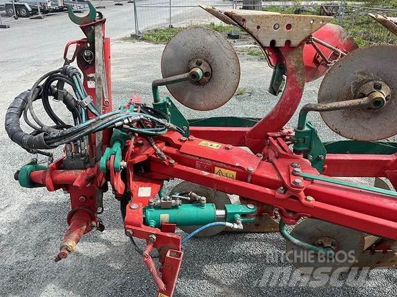 Kverneland ES80 Ploughs