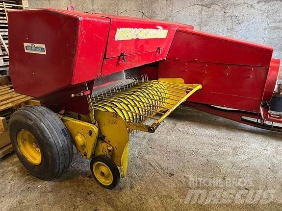 New Holland 276 Round balers