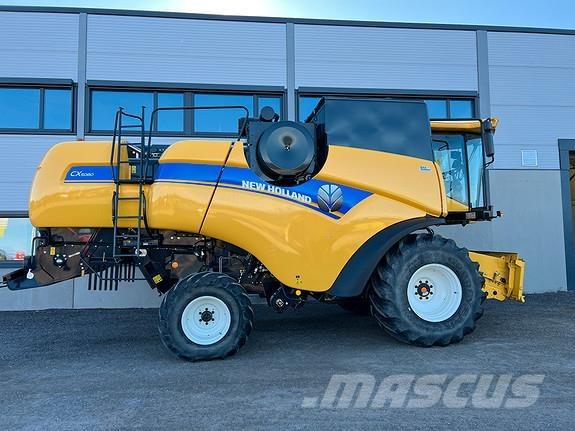 New Holland CX5080 Combine harvesters