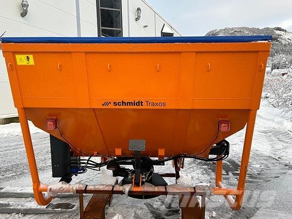  Traxos S15 VEP-490 Sand and salt spreaders