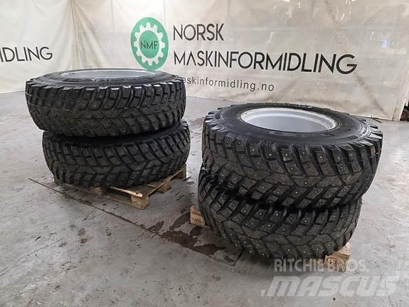  TRI 2 Vinterdekk Tractors