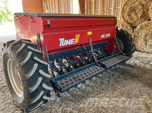 Tume HKL 2500 S Manure spreaders
