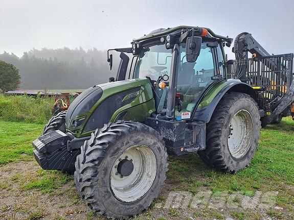 Valtra N154eA Tractors