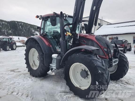 Valtra N174H Tractors