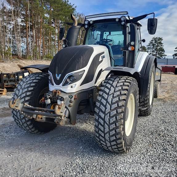 Valtra T174D Tractors
