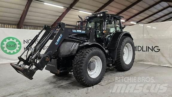 Valtra T182 Tractors