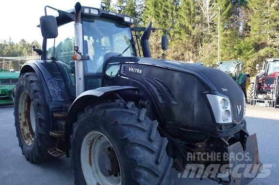 Valtra T213 Versu Tractors