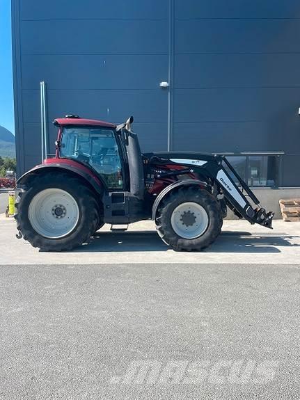Valtra T214 Tractors