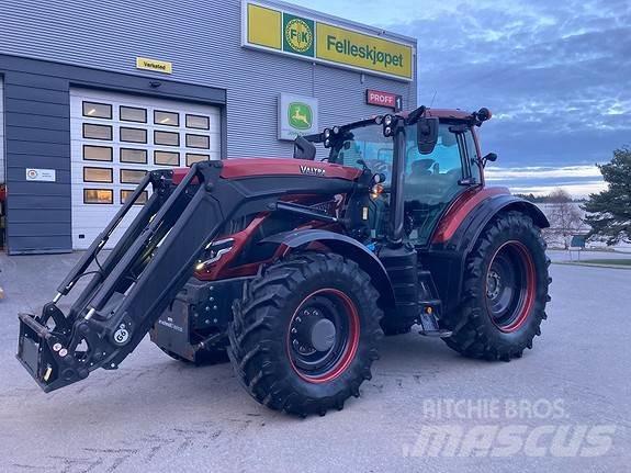 Valtra T235 Tractors