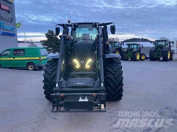 Valtra T235 Tractors