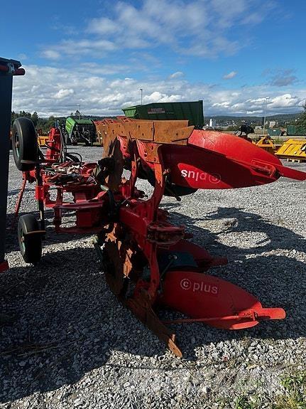 Vogel & Noot M800 Ploughs