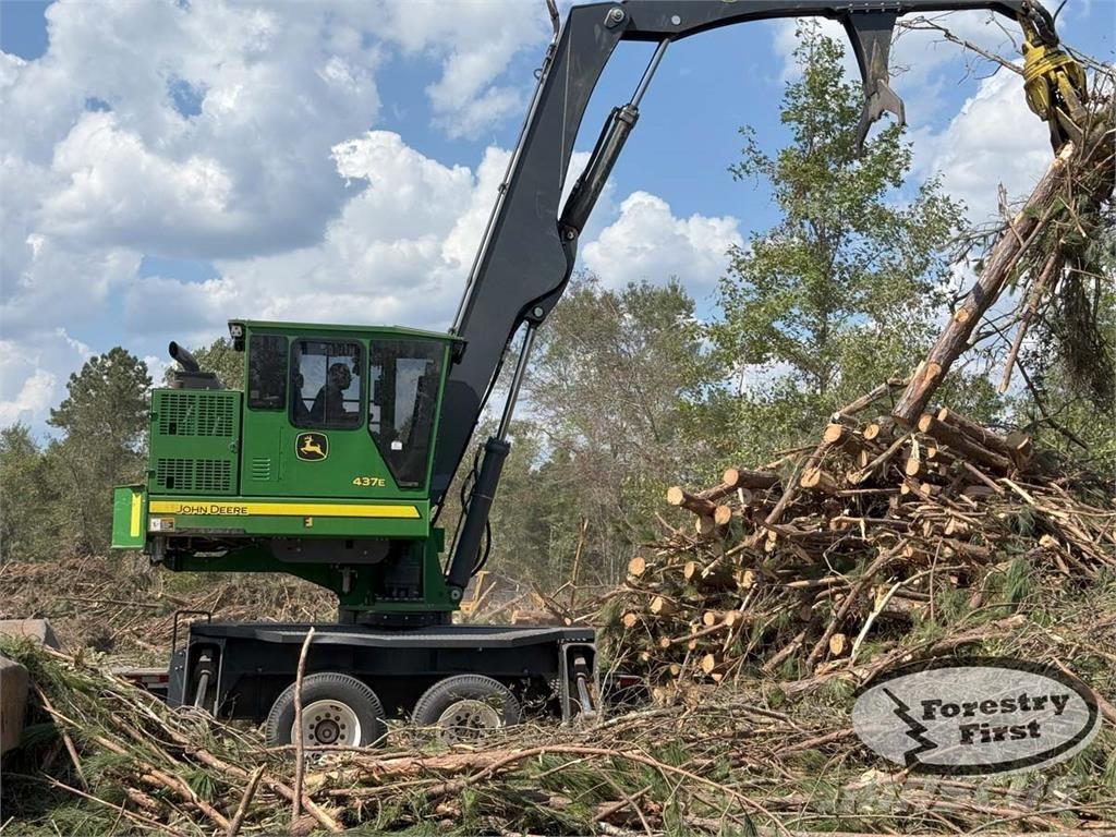 John Deere 437E Knuckle boom loaders