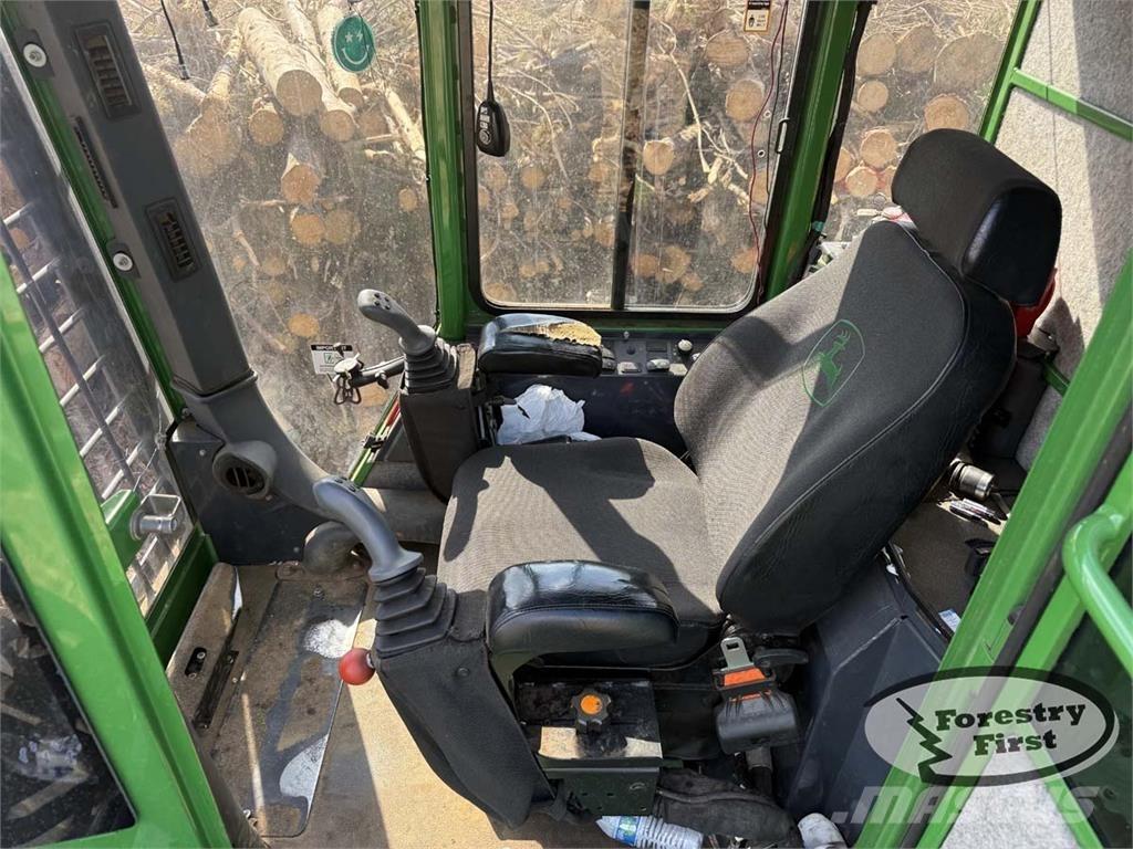 John Deere 437E Knuckle boom loaders